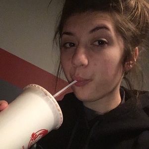 Meet your Posher, Alissa